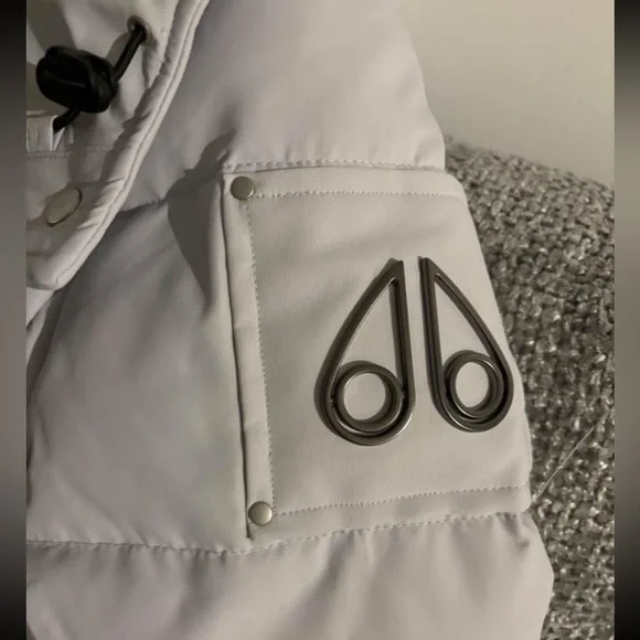 Brand-New Moose Knuckles Winter Jacket - Women’s Size S with Simon’s dust bag ! - Picture 8 of 13